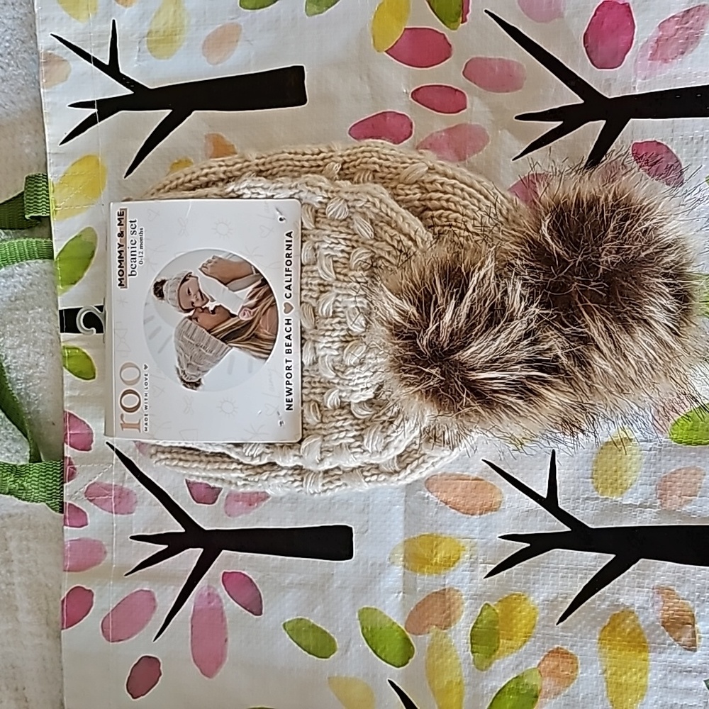 NWT MOMMY & ME Beannie Set